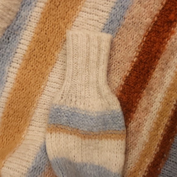 Women's Striped Sweater - Picture 4 of 4